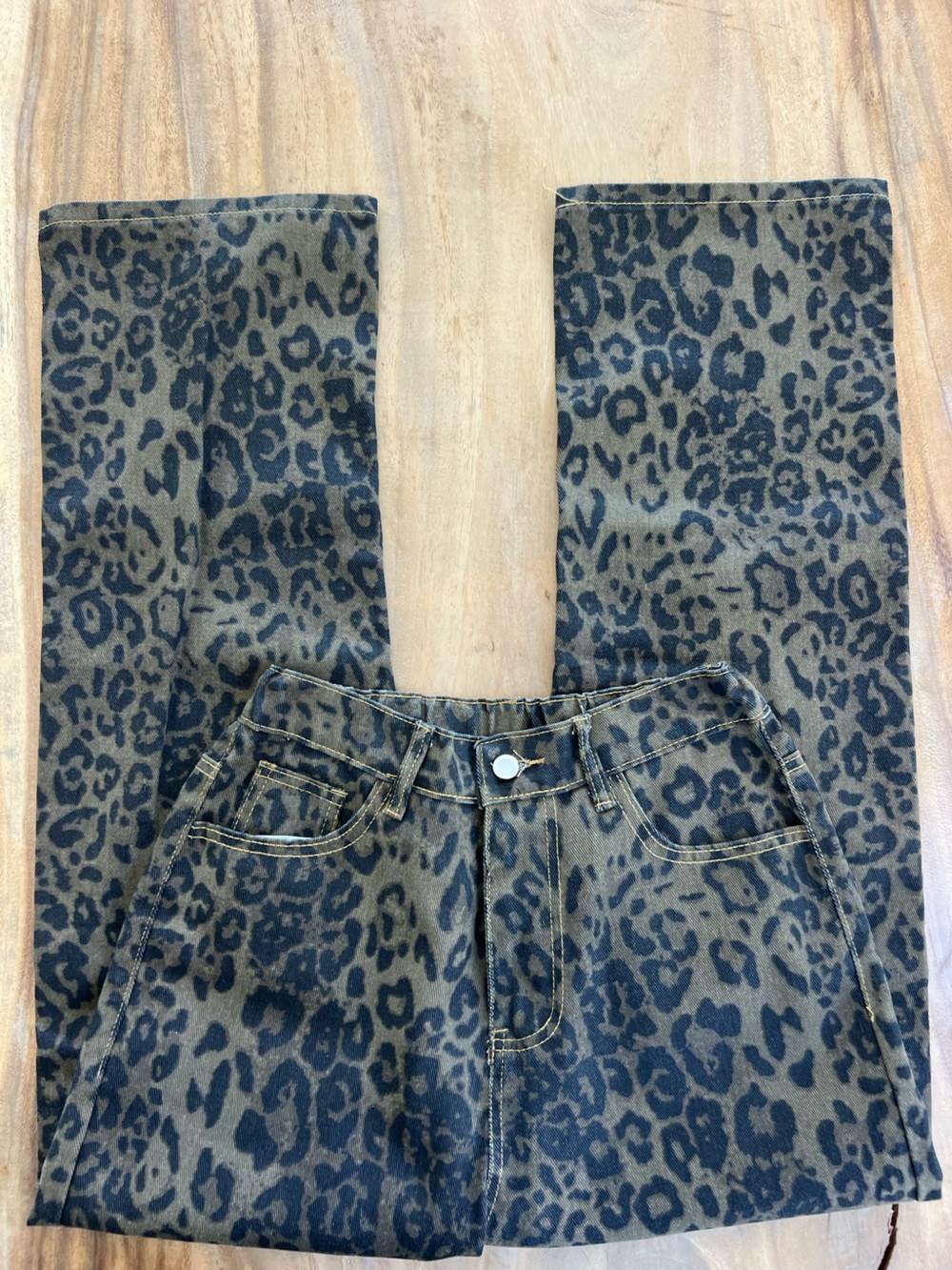 Boutique Leopard pants - Picture 2 of 6